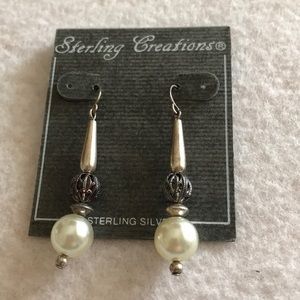 Sterling silver & Pearl earrings